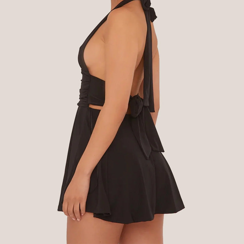 Robe courte skinny à col en V sans bretelles avec dos nu