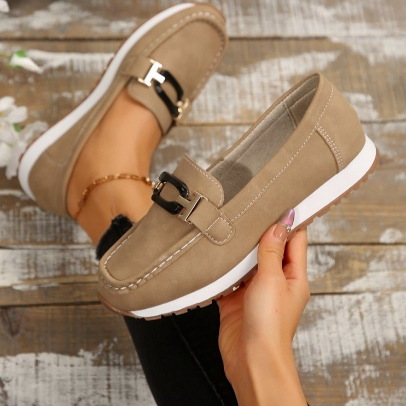 đ„Mocassins dĂ©contractĂ©s Ă semelle Ă©paisse et Ă dessus en daim