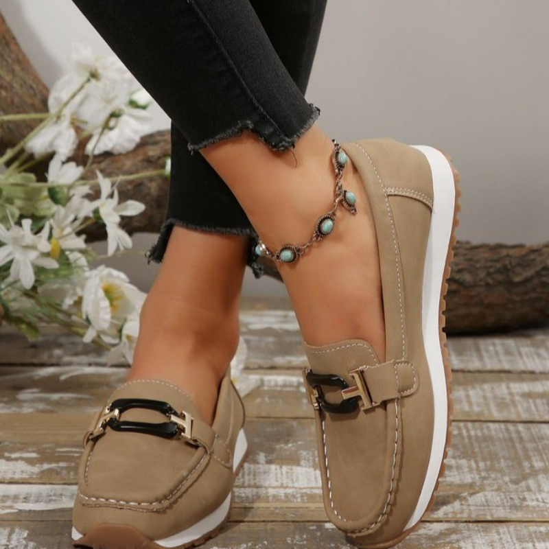 đ„Mocassins dĂ©contractĂ©s Ă semelle Ă©paisse et Ă dessus en daim