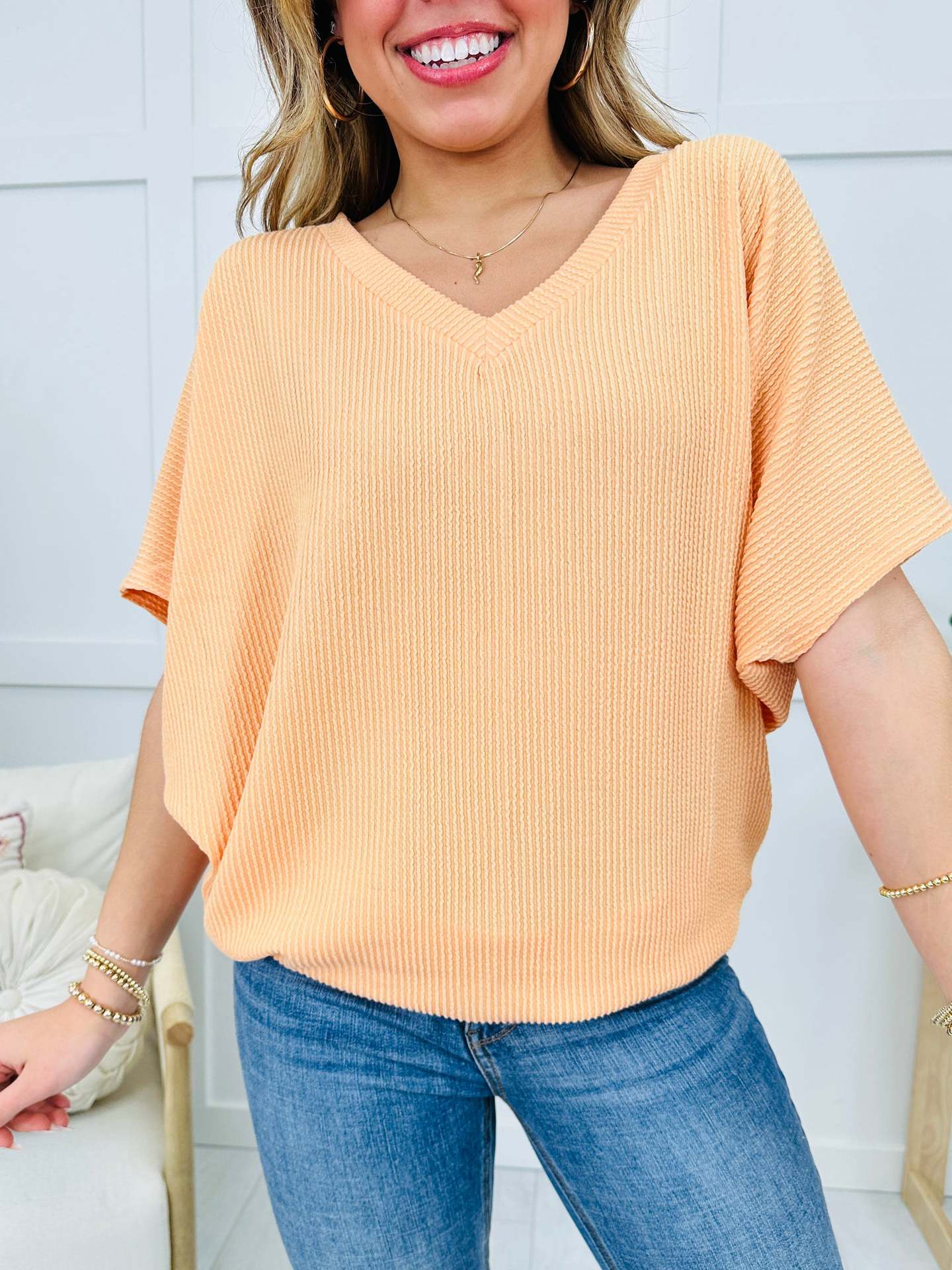 💥Soldes d'été - 50% de réduction💥Confort ultime T-shirt d'été à col en V pour femmes (2 Achetés, Livraison gratuite)