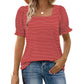 T-shirt femme à col carré et imprimé à rayures
