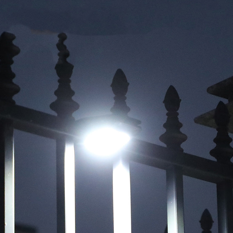 🎁🌞 Lampe solaire à clipser avec détecteur de mouvement – Achetez-en 2, obtenez-en 1 gratuit ! Parfaite pour le jardin, le balcon et la terrasse ! 🏡✨