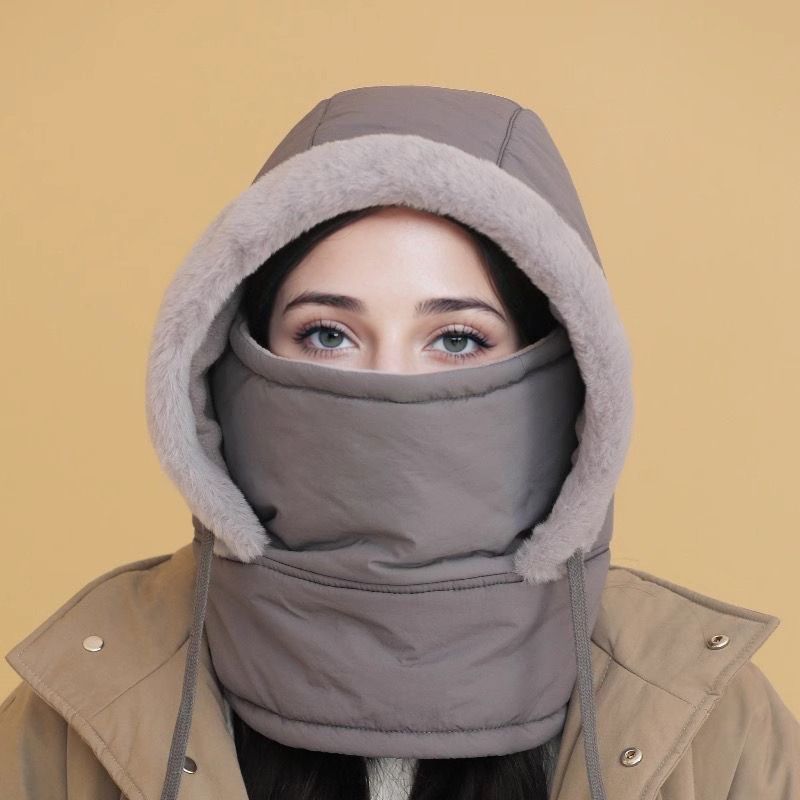 Style & Chaleur à -60% ! ✨ Ce bonnet avec masque est l'accessoire tendance de l'hiver. Restez au chaud et stylé(e). Solde flash -60% ! 🚨